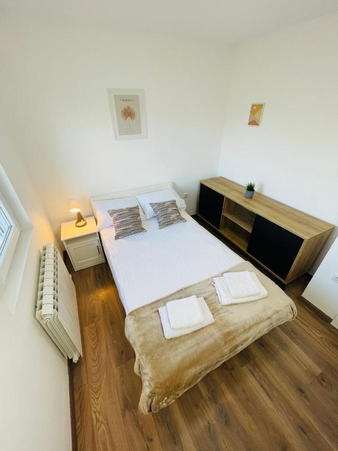 Muki Apartments Surcin Экстерьер фото