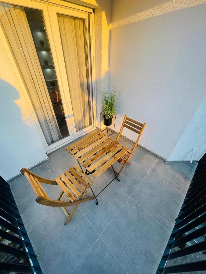Muki Apartments Surcin Экстерьер фото