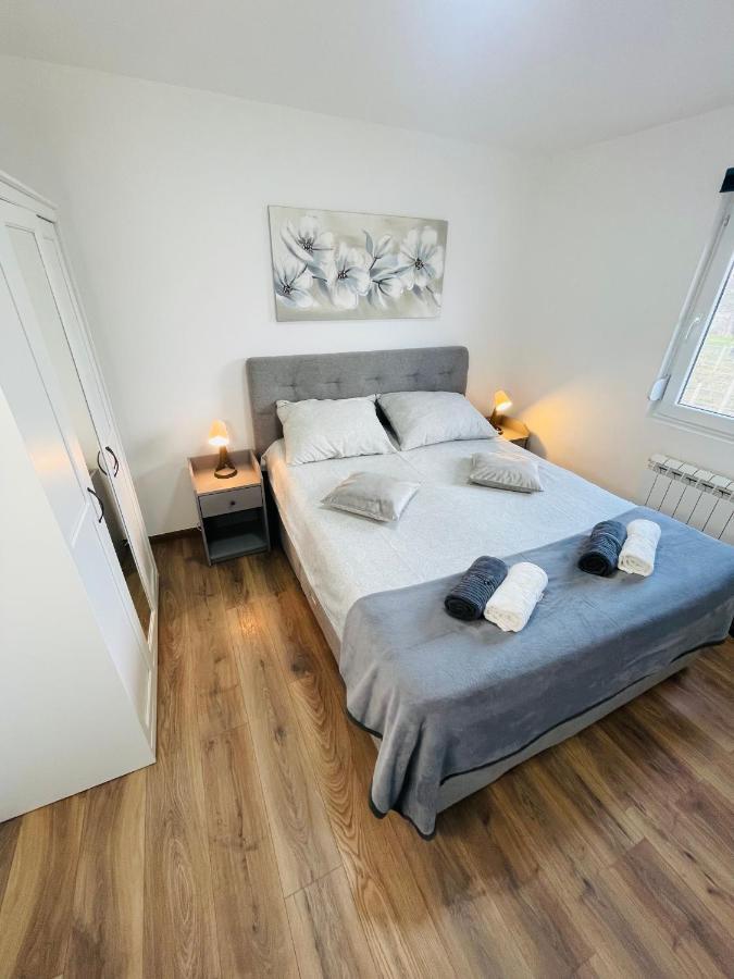 Muki Apartments Surcin Экстерьер фото