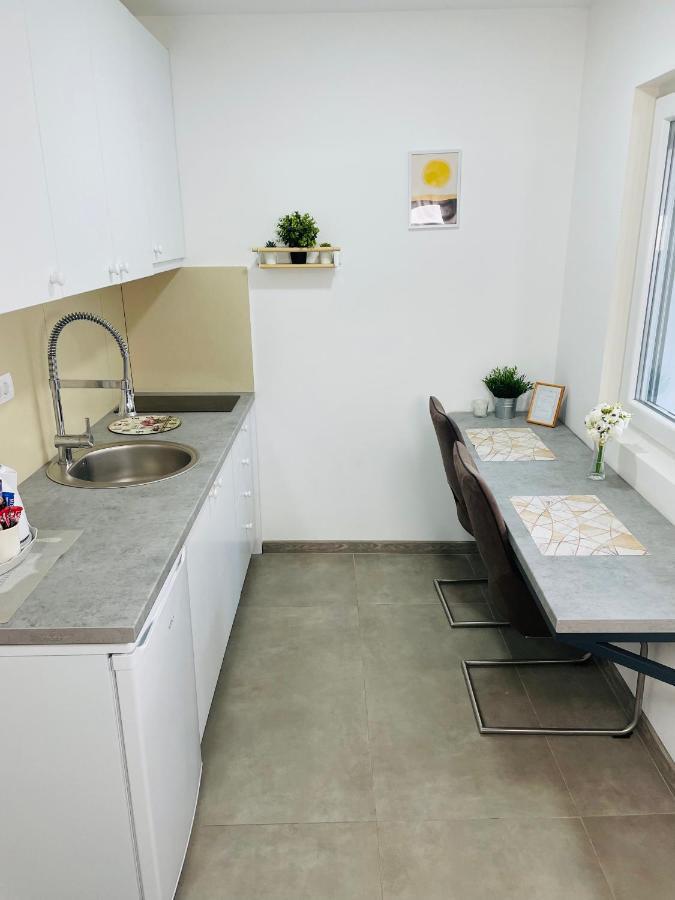 Muki Apartments Surcin Экстерьер фото